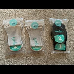 (3) pairs of Gekks women’s socks size Large - flats and Loafer